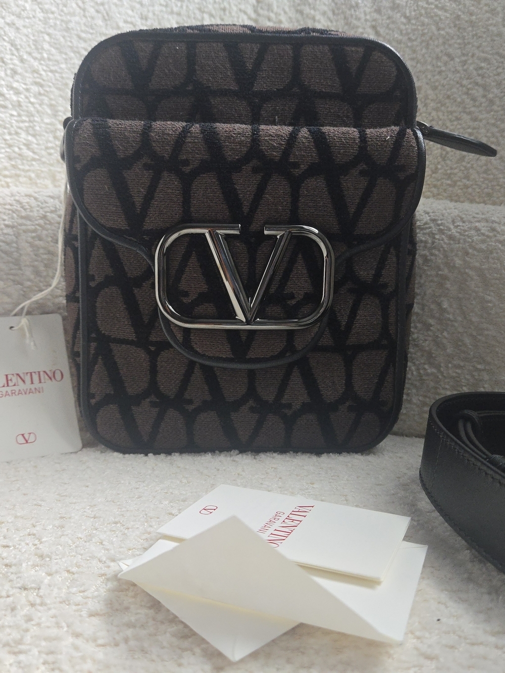 Valentino Garavani Toile Iconographe VLogo Crossbody Bag Retail $2590 - Picture 7 of 17